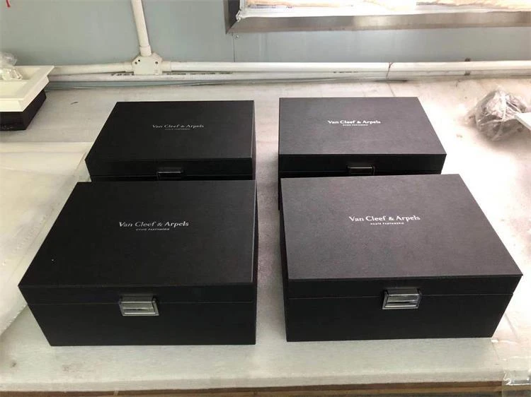 Jewelry box